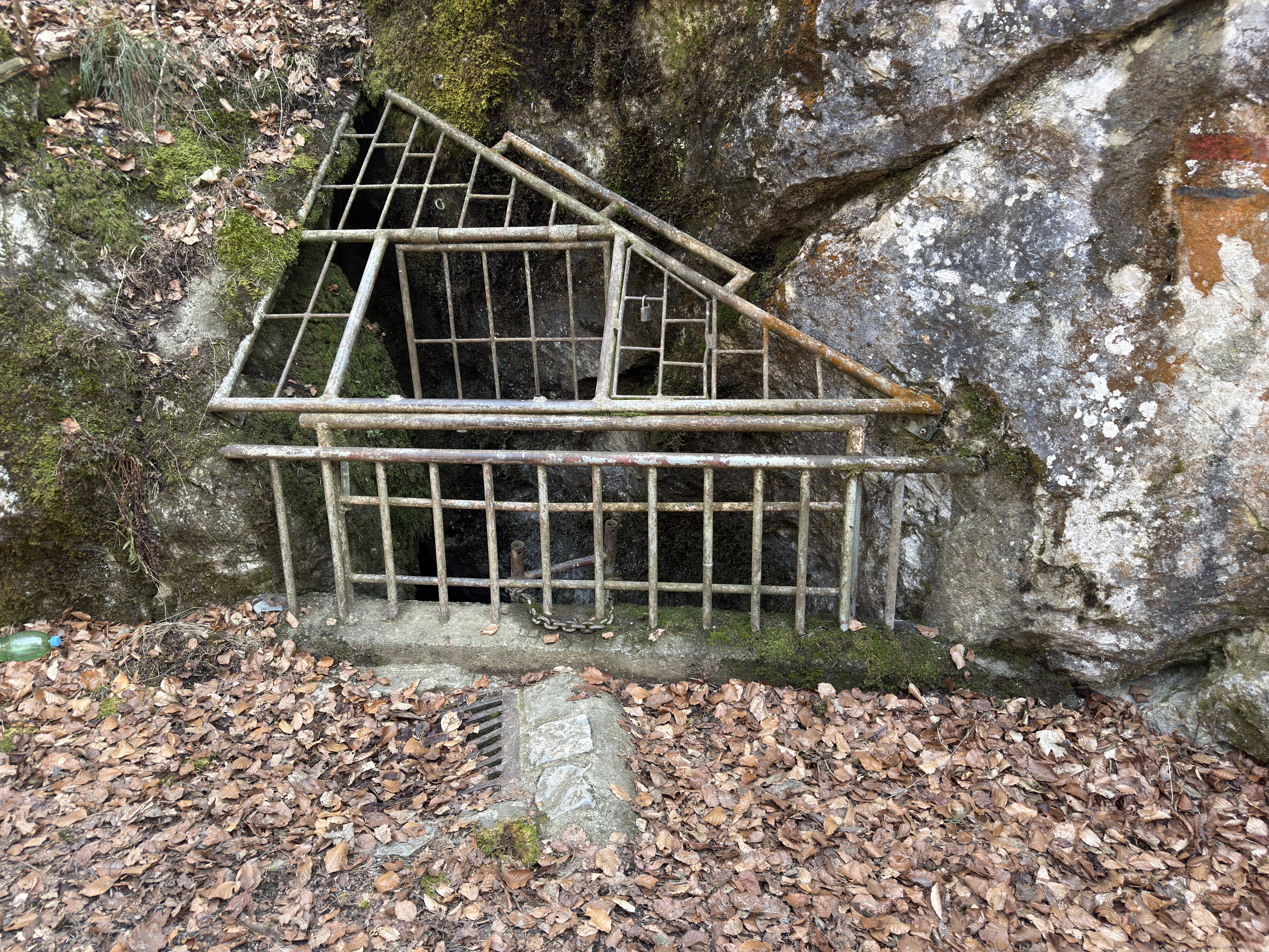 Horní vchod do jeskyně